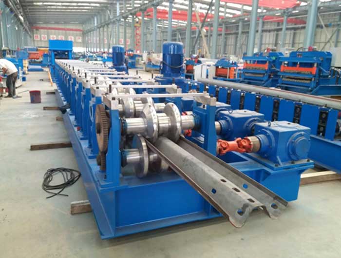 Highway Steel Guradrail Roll Forming Machine with Auto Stacker