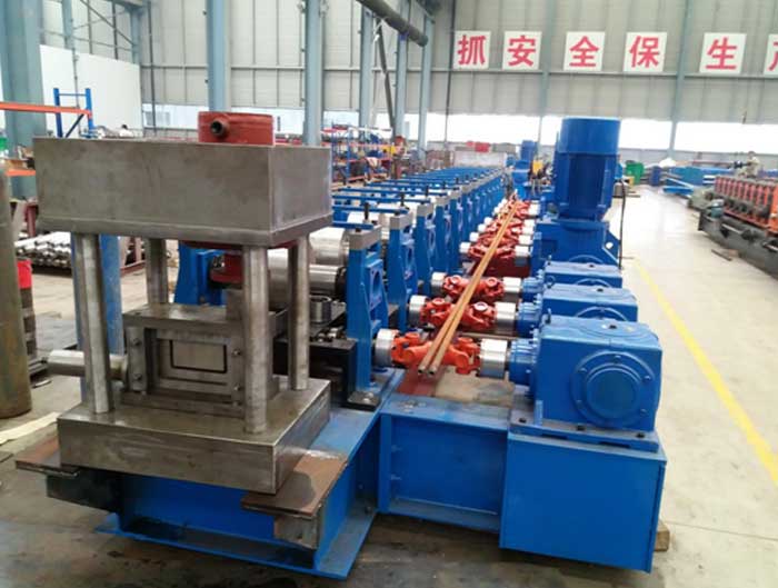 Gear Box Drive Two Wave Guardrail Roll Forming Machine 