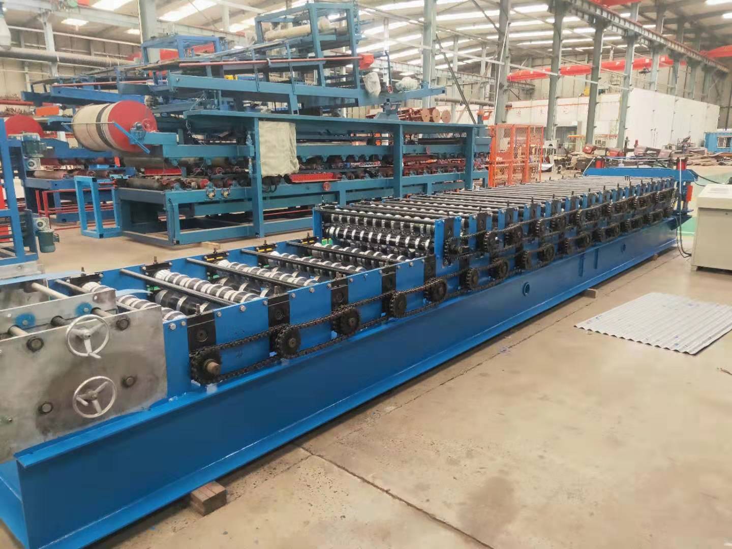 Popular 686 IBR and 762 corrugated profile steel roofing sheet roll forming machine in South Africa
