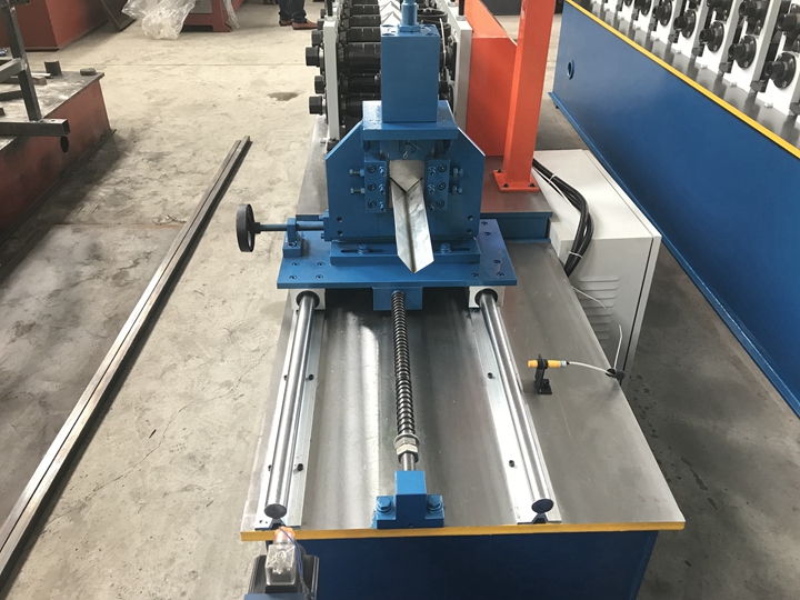 L angle roll forming machine