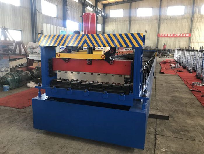 Construction Material Metal Deck Sheet Roll Forming Machine